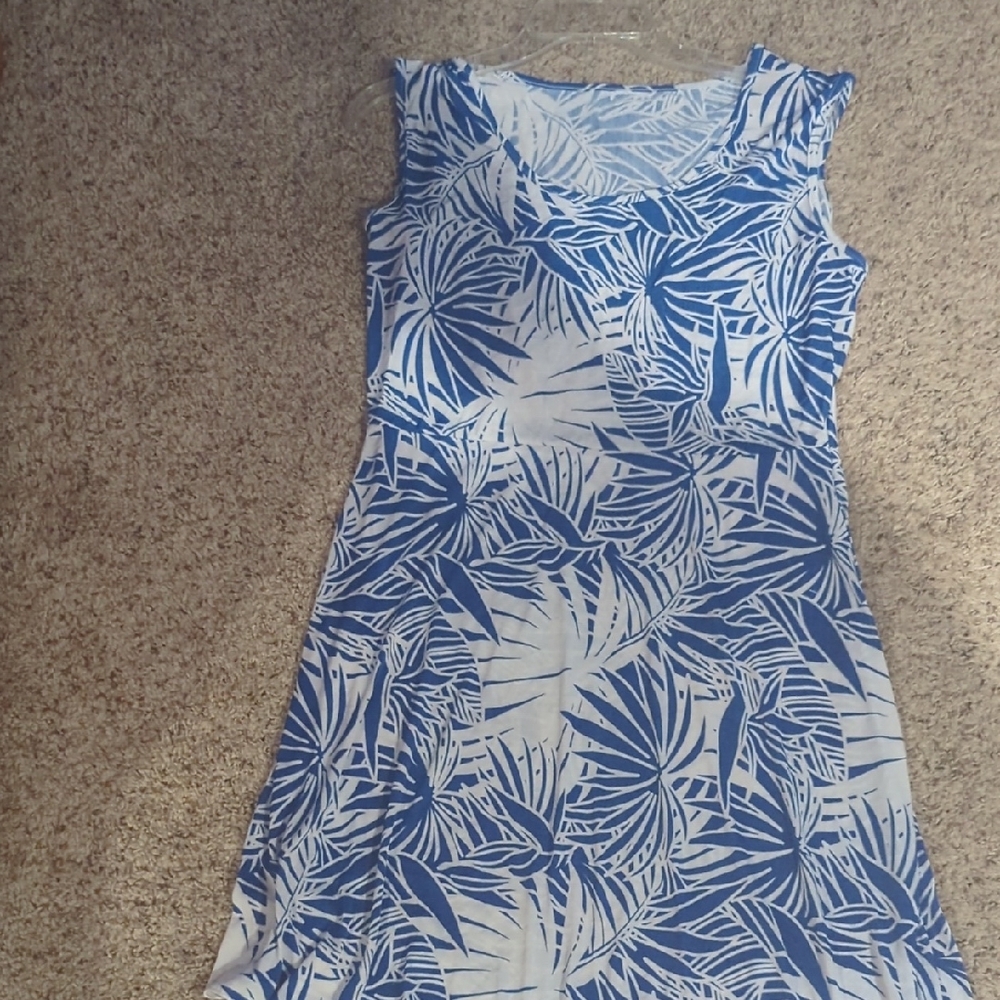 Blue and White Leaf Print Sleeveless Dress - Picture 3 of 5